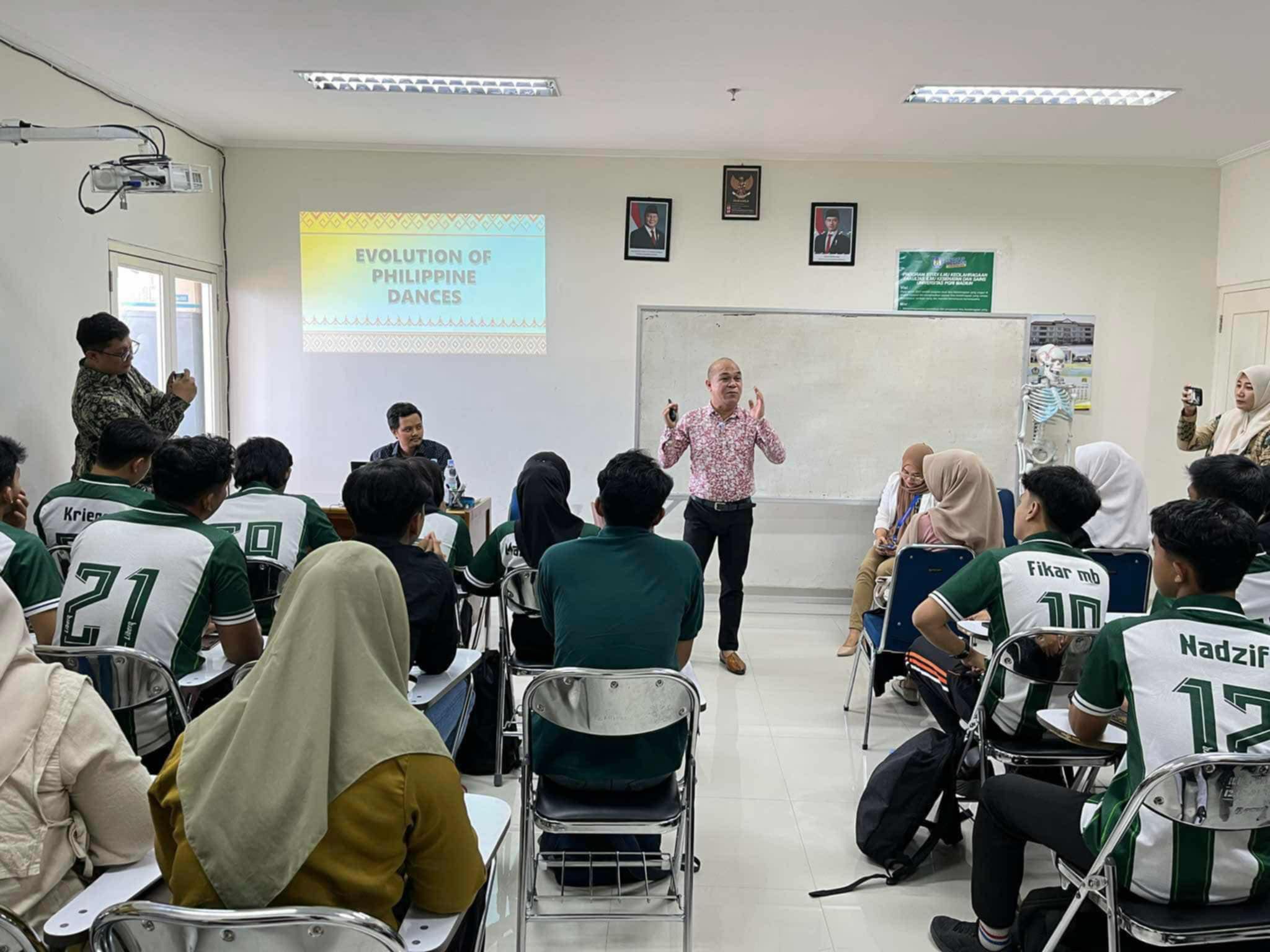 Campus Administrator Delivers Lecture on Philippine Dances at Universitas PGRI Madiun