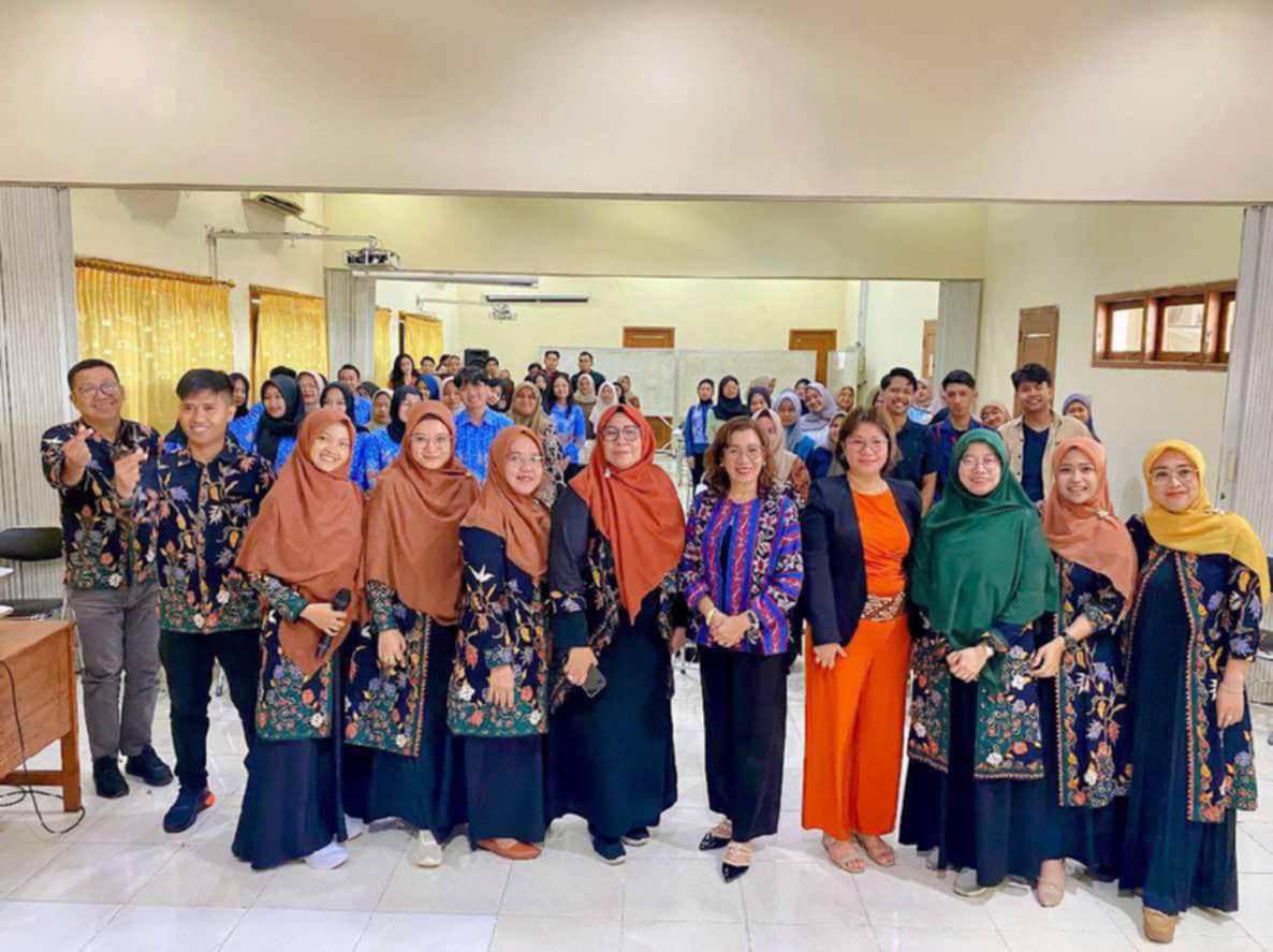ISAT U MC Strengthens Global Ties with Universitas PGRI Madiun, Indonesia
